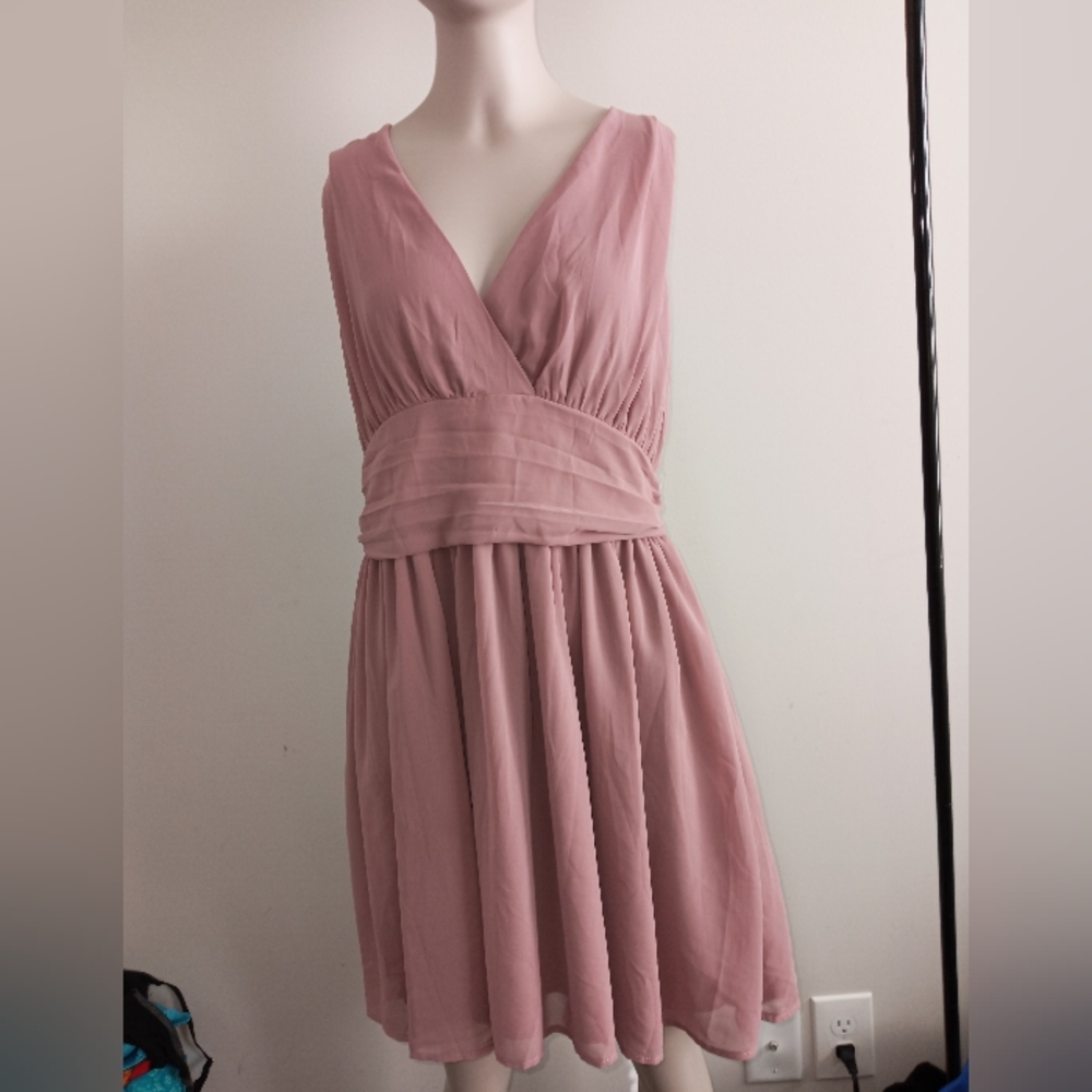 Charlotte Russe v neck sleeveless dress size extra large pink rose gold